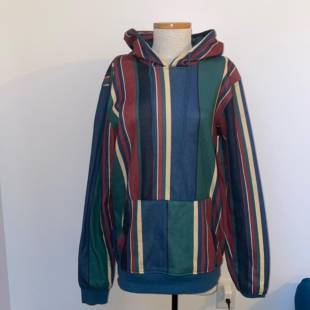Rad stripped hoodie. Black, dark green, dark blue, dark red and cream.